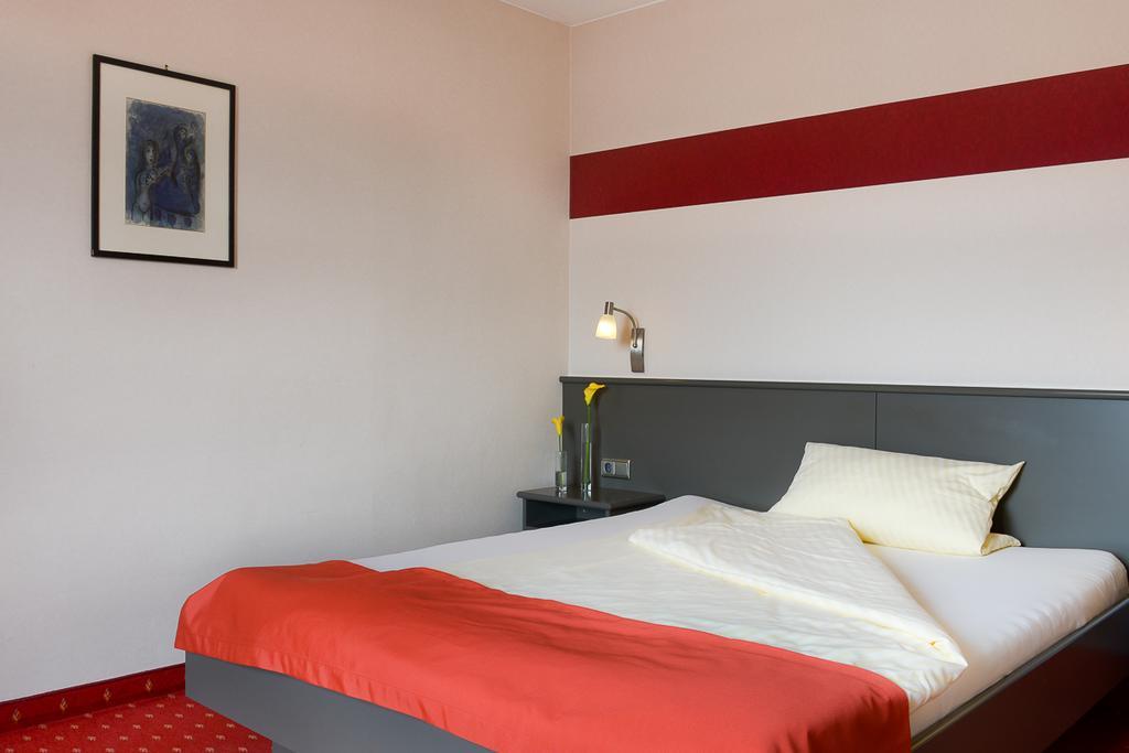 Hotel Am Brenner Tauberbischofsheim Exterior photo