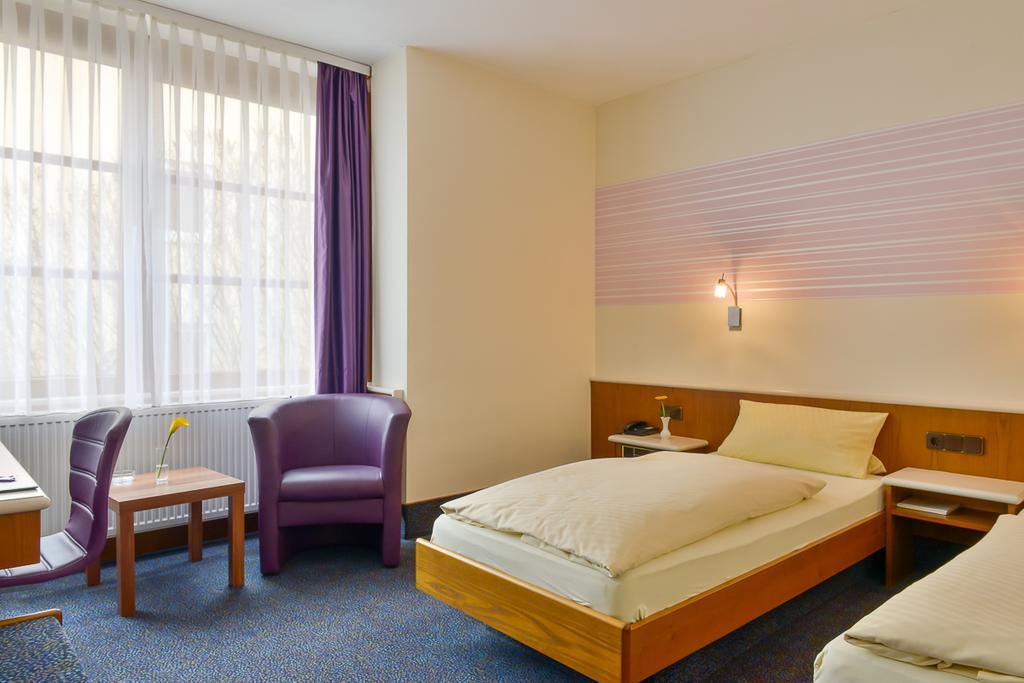 Hotel Am Brenner Tauberbischofsheim Exterior photo