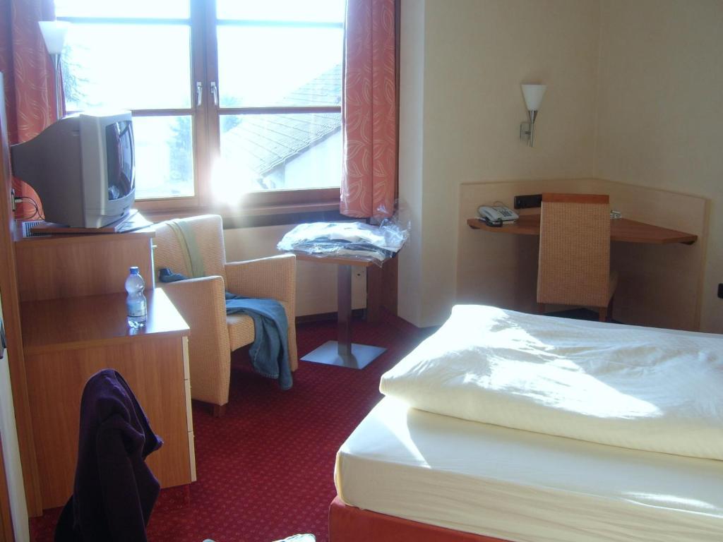 Hotel Am Brenner Tauberbischofsheim Room photo